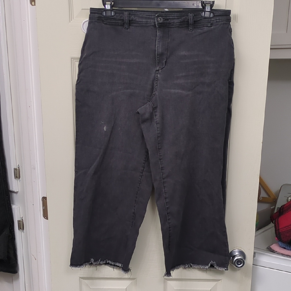 Black Cropped Frayed Hem Jeans